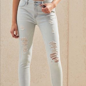 PACSUN LIGHT WASH DISTRESSED SKINNY JEANS